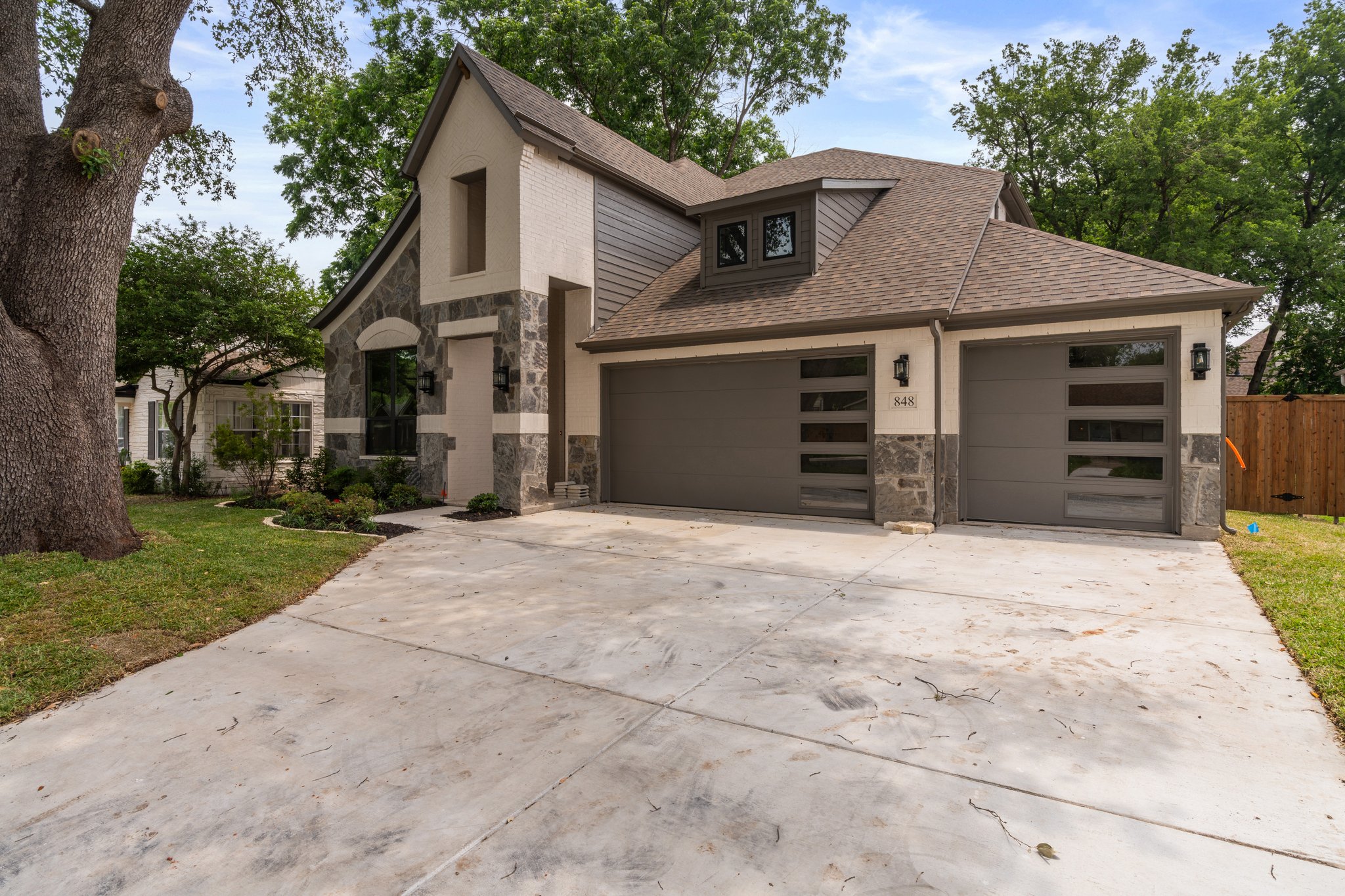 Regatta Oaks Community